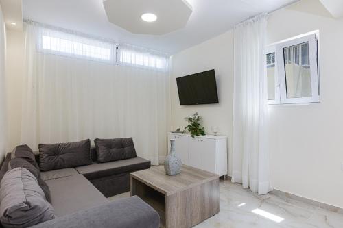 Family Friendly Basilicata Attali villa Private PoolChildren area - image 4