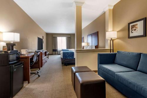 Comfort Suites Airport-University