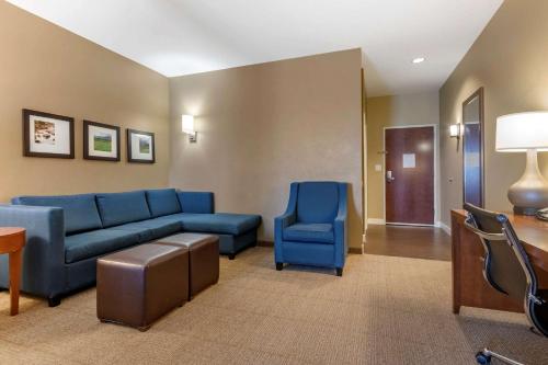 Comfort Suites Airport-University