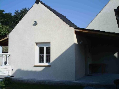 Près d'Evry, petite maison indépendante 1 ch 1 terrasse gîte à louer Courcouronnes