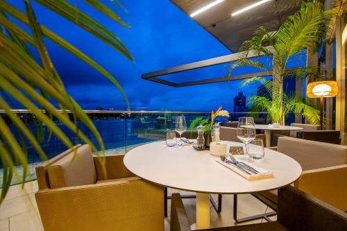 Restaurante, Noom Hotel Abidjan Plateau in Abidjan