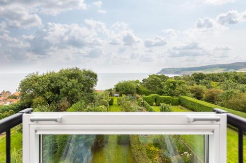 Robin Hood's Bay Coastguard's Cottage with a View