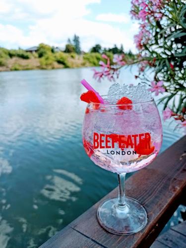 Šeberák - ubytování v chatičkách a v luxusních stanech Šeberák - ubytování v chatičkách a v luxusních stanech