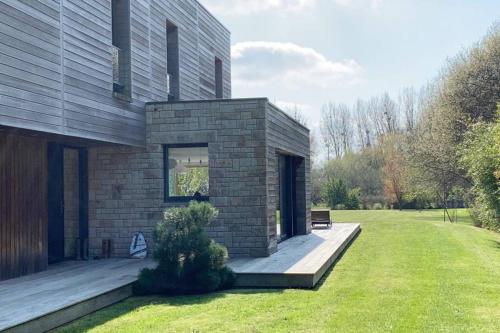 Maison raffinée bord de mer avec grand jardin gîte à louer Languédias