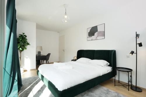 B&B Luxembourg - 2BR Apt 100 m2 w Terrace Garden, Free Pkg- ID-26 - Bed and Breakfast Luxembourg