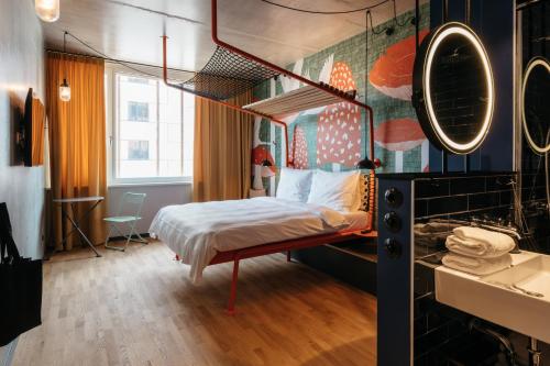 Double Room image 10