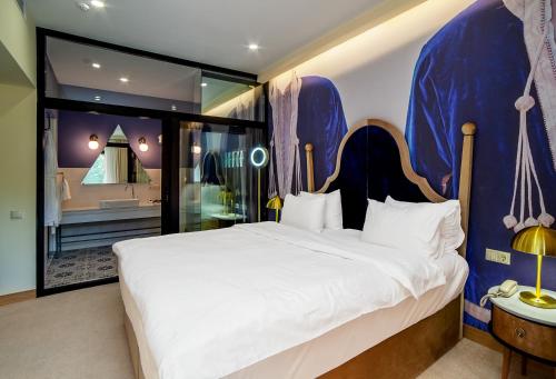 1 queen bed