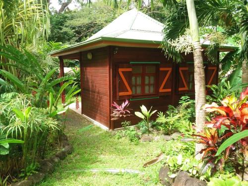 Exterior view, Bungalow charmant a Pointe-Noire in Pointe-Noire