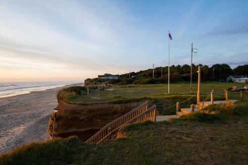 Tillicum Beach Motel - Formerly Deane's Oceanfront Lodge