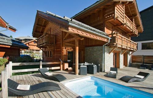 Odalys Chalet Le Loup Lodge - image 2