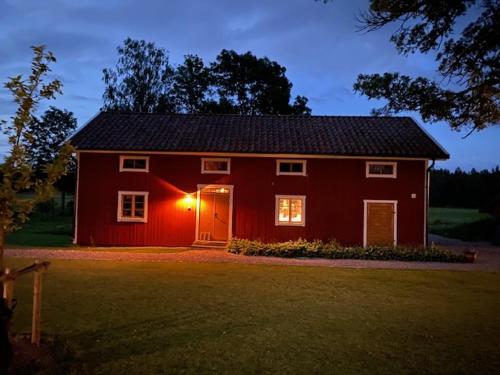 Albäck Gård Bagarstugan - Granne med Sala Golfklubb - Sala