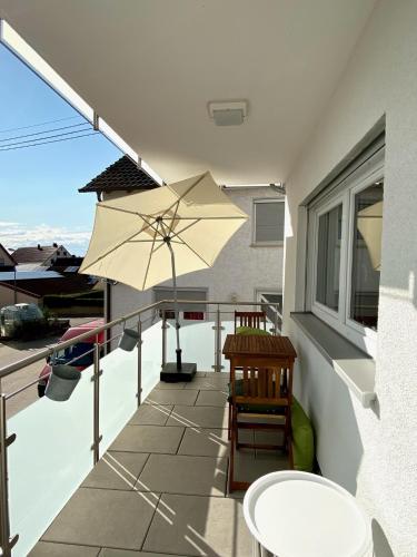 Balcony/terrace, Schoko-Apartments mit Bad & Kuche in Unterschneidheim