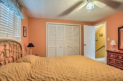 North Myrtle Beach Home with Patio - Walk to Beach!