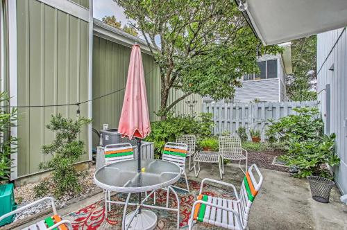 North Myrtle Beach Home with Patio - Walk to Beach!