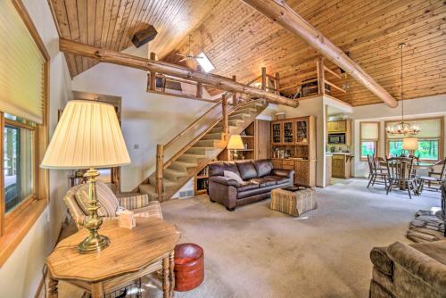 Riverfront Oconto Cabin with Fire Pit and Yard! in Oconto, USA