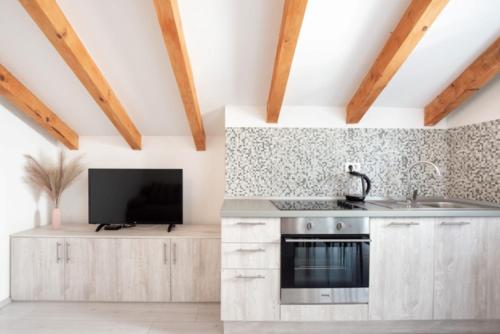 A5 - spacious apt with the sea view & use of pool