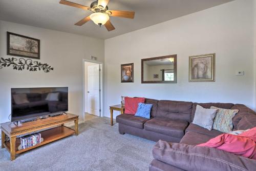 Rustic Retreat Moab Townhome with Grill and Fire Pit! - image 6
