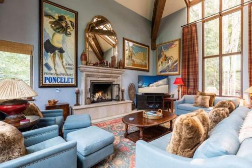 Comfortable Family Residence with Splendid Mountain Views