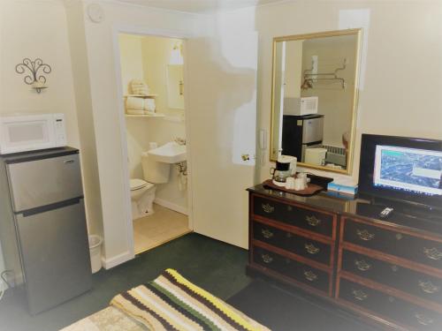 St Charles Motel - image 10