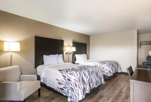 2 double beds