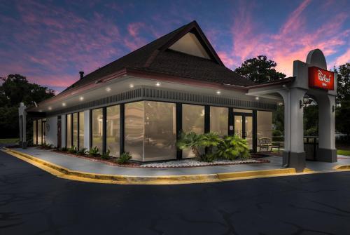 Red Roof Inn Savannah – Southside/Midtown - image 7