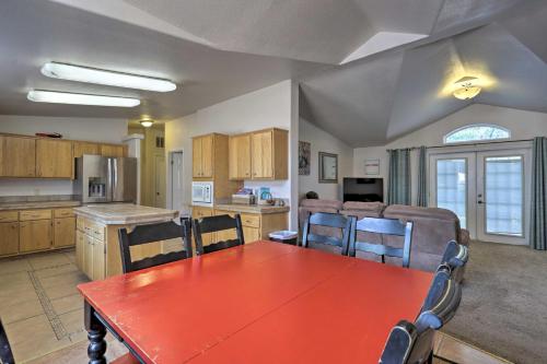 Red Rock Rambler Moab Home with Hot Tub and Views! - image 8