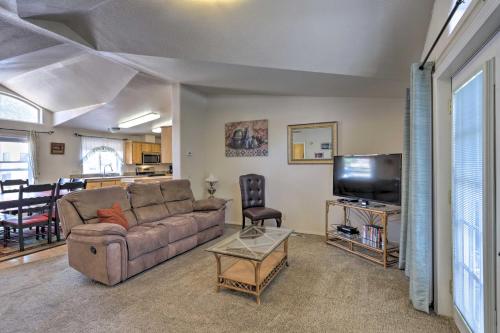 Red Rock Rambler Moab Home with Hot Tub and Views! - image 5