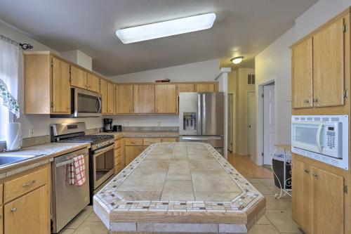 Red Rock Rambler Moab Home with Hot Tub and Views! - image 11