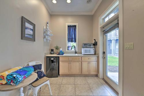 Large 3-Story Family Home Less Than quarter Mi to Crescent Beach - image 7