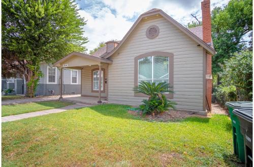 Florida St Nice Remodeled 3BR/2BA Near Downtown in San Antonio, USA