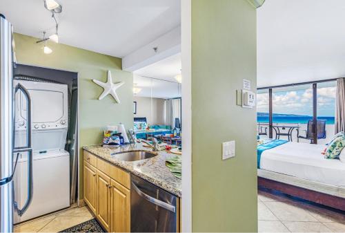 Mahana 1012 Oceanfront Studio condo - image 7