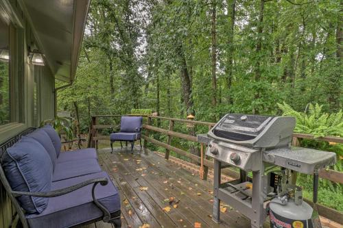 Secluded Pisgah Forest Cottage with Fire Pit!