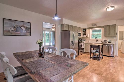 Peaceful Pisgah Forest Cottage with Fire Pit! in Pisgah Forest, USA