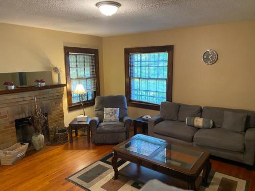 . Quaint Apartment in Older East Knoxville