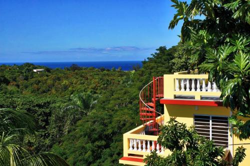 Amapola House with Private Pool and Rooftop Terrace - image 12