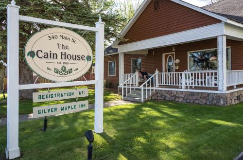 Silver Maple Inn and The Cain House Country Suites