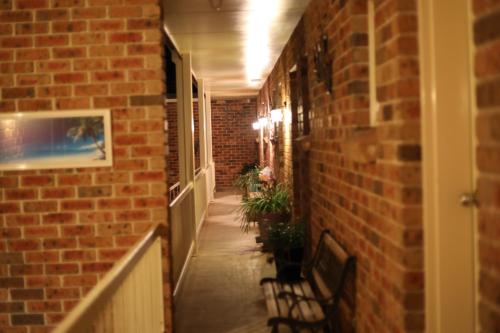 A szálláshely kívülről, All Settlers Motor Inn Parkes in Parkes