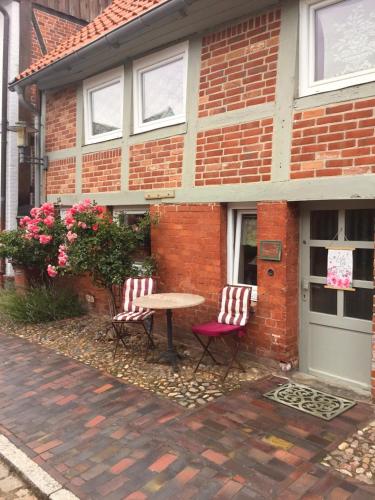 B&B Boizenburg - DAS TRAUFENHAUS AM WALL - Urlaub im Denkmal - Bed and Breakfast Boizenburg