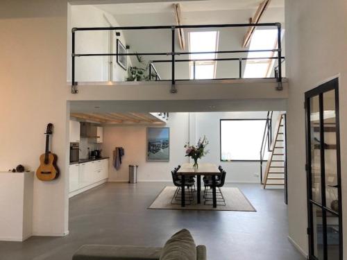 บริการและสิ่งอำนวยความสะดวก, Luxe vakantiehuis met sauna De Barn Bergen in เคสท์