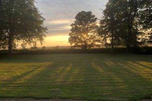 Skats, Hall Cottage & gardens, & hard tennis court, Wighill, nr York and Leeds in Wighill