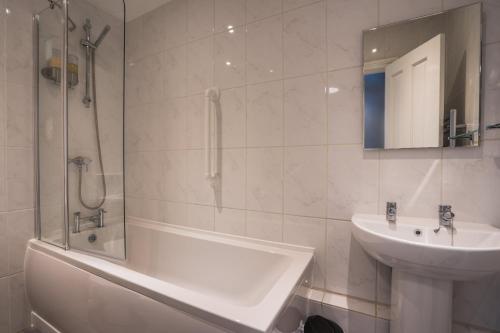 Astor House - image 7