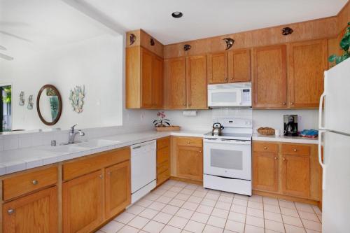 Poipu Regency 310 - Gardenview - 2BR/2BA - image 5