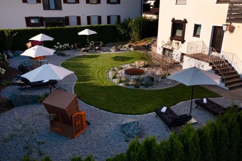 Garden, Hotel Garni Bergidyll - adults only in Osch