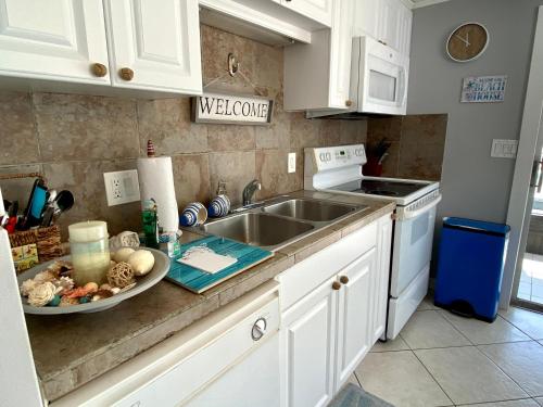 120 Bahia Via - Downstairs - image 8