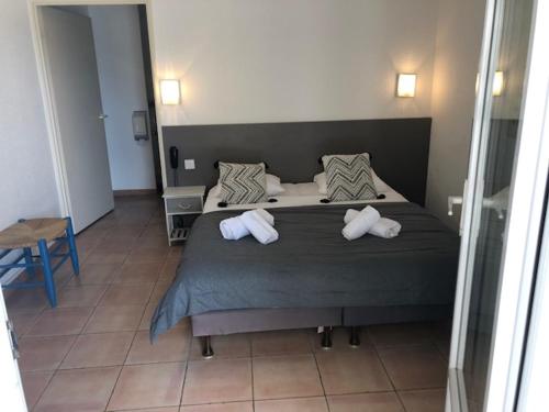 1 queen bed