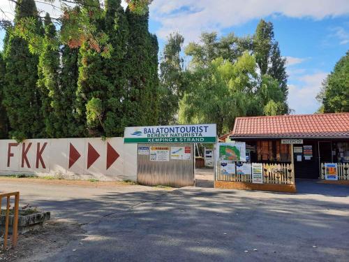 Holiday home in Balatonbereny 34653 - image 4