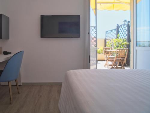 Double or Twin Room with Extra Bed with Terrace and Sea View