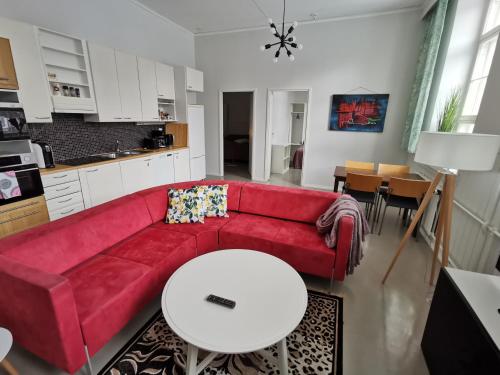 Inviting 2-Bed & Sauna Royal Apartment in Kotka - image 4