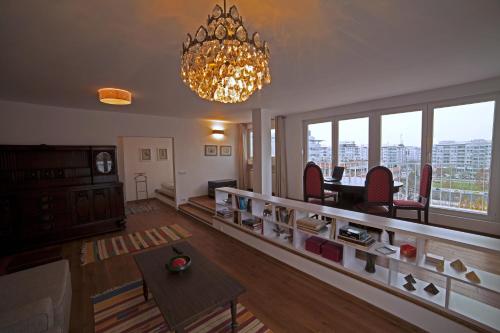 Arena Penthouse Apartments - image 10