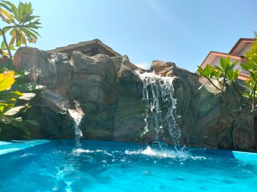 Swimming pool, Roemahkoe Holidayhome in Klebang